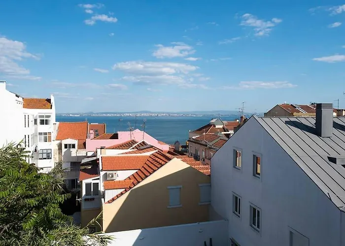 Centre Avec Vue Incroyable Sur La Mer דירה *