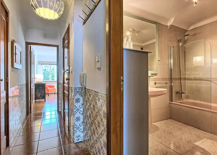 Centre Avec Vue Incroyable Sur La Mer דירה *