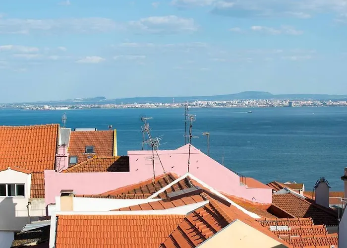 Centre Avec Vue Incroyable Sur La Mer דירה *